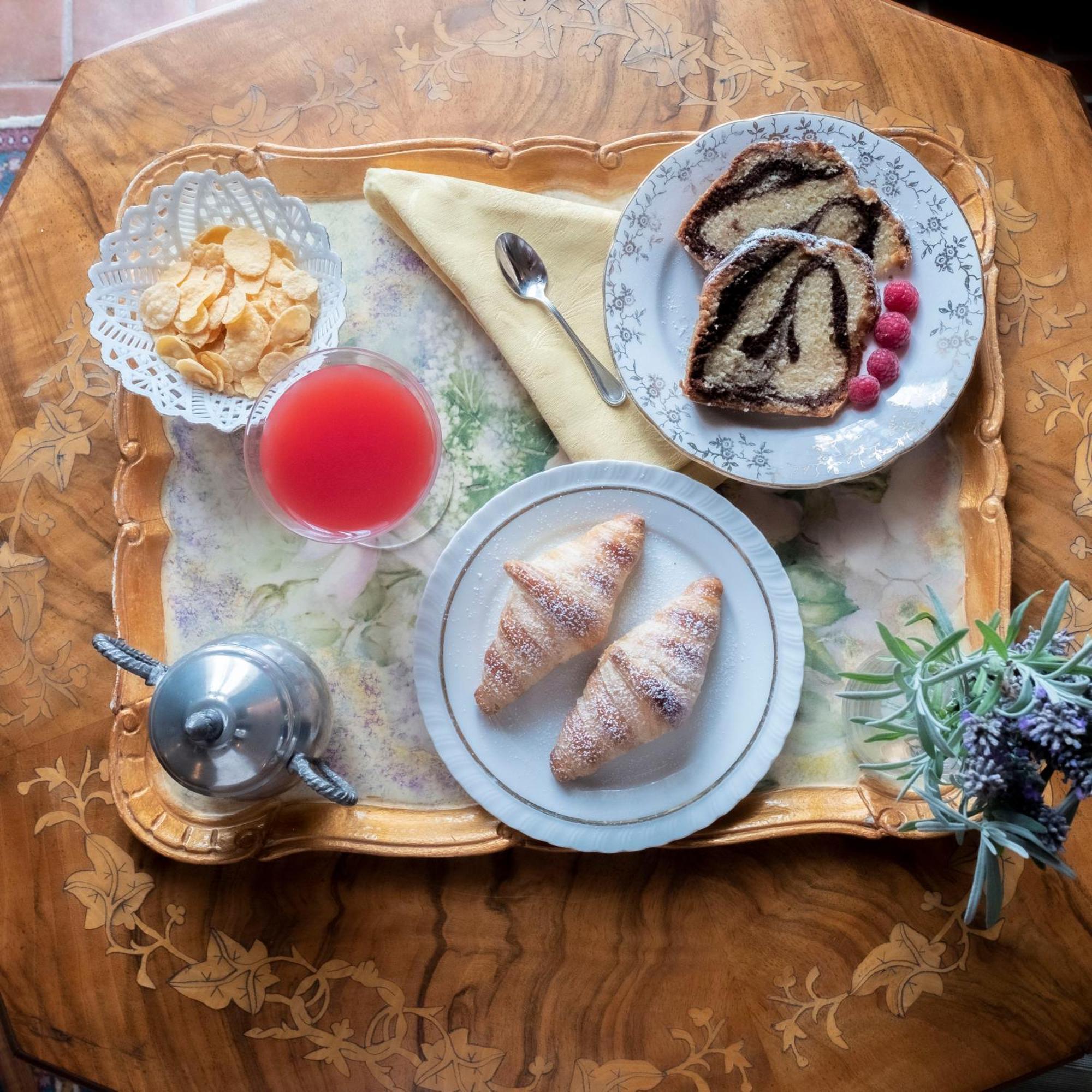 Villa Clodia Relais Manziana Экстерьер фото