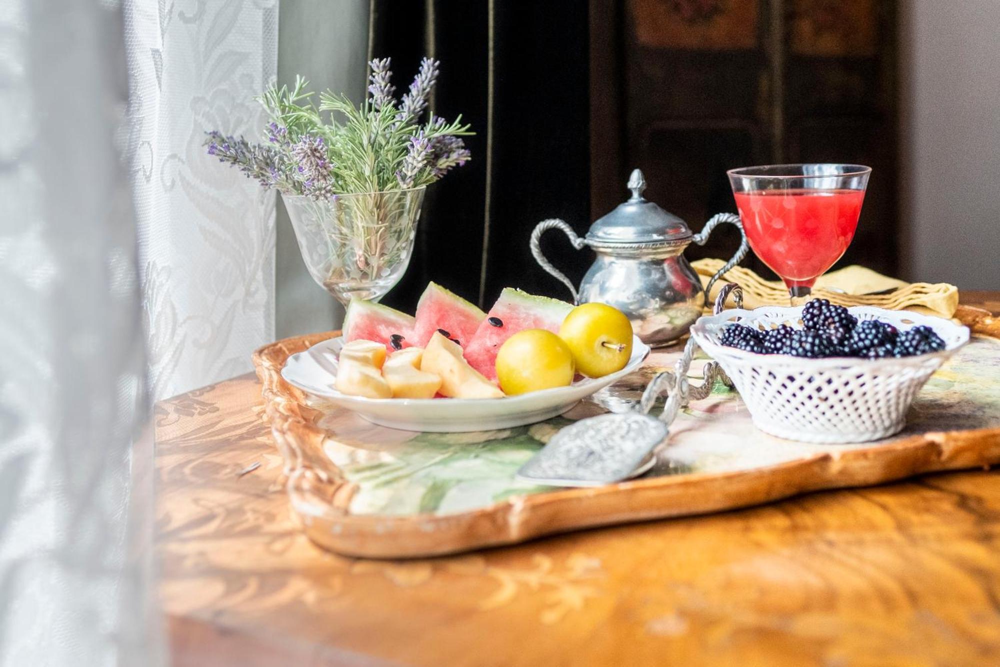 Villa Clodia Relais Manziana Экстерьер фото